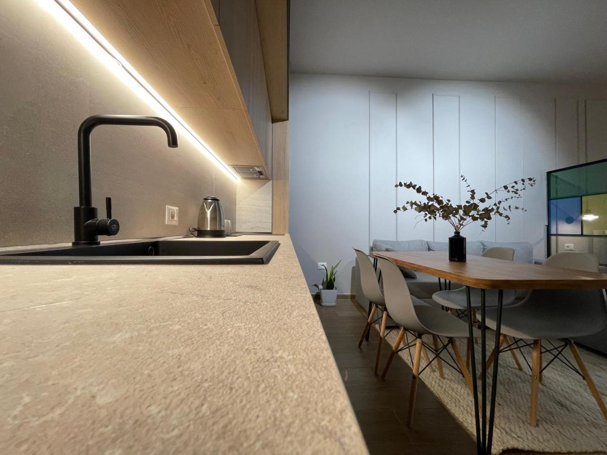 Square 21 Apartments تيرانا المظهر الخارجي الصورة